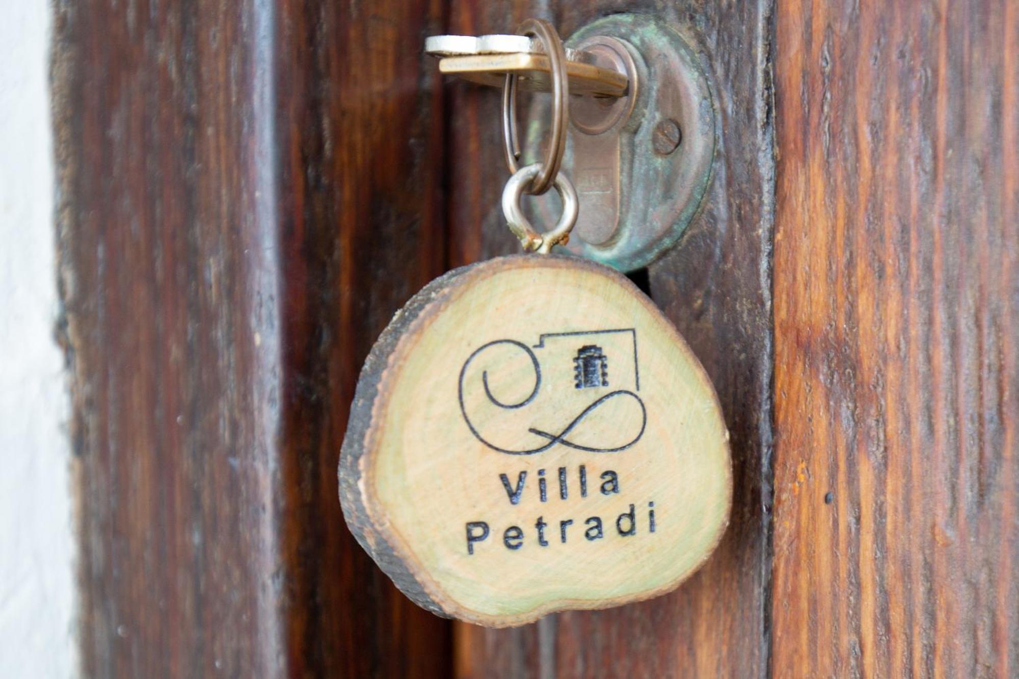 Petradi Studios & Villa Aiyiáli Buitenkant foto